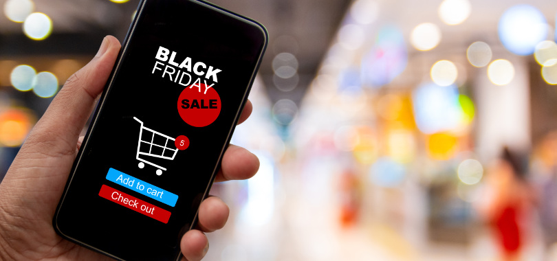 Importância da Black Friday para negócios: como aumentar vendas e captar clientes 1 Anúncio de Black Friday no celular.