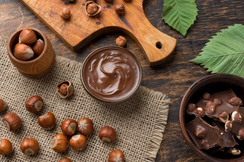 Ingrediente para fazer ovo de páscoa: produtos para confeitarias e padarias! 1 Chocolate com avelã e creme de chocolate usados como ingrediente para fazer ovo de Páscoa